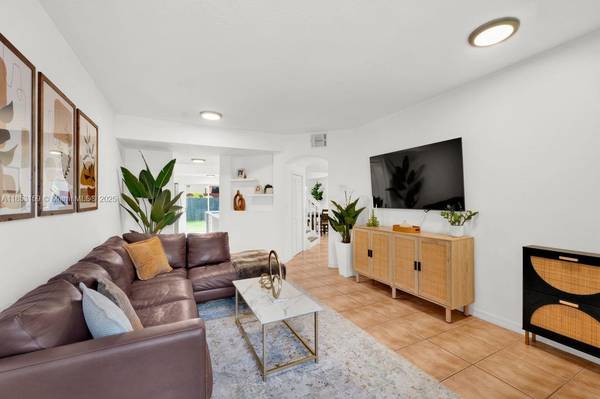 10150 SW 88th St #108, Miami, FL 33176