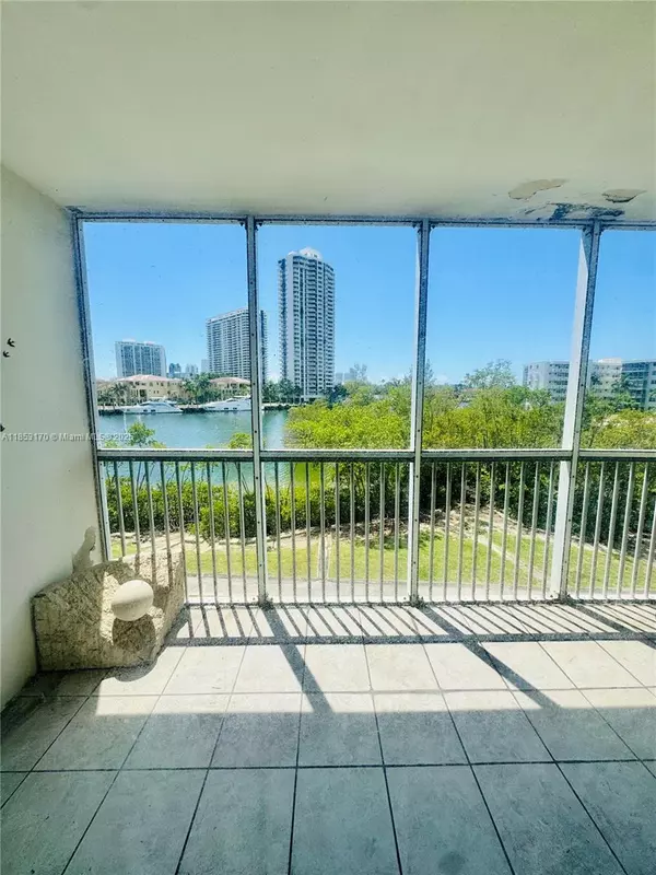 2980 Point East Dr #D310, Aventura, FL 33160
