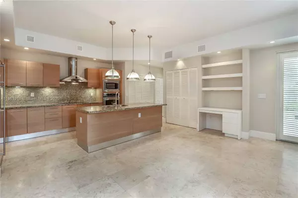 Miami, FL 33133,2615 Lincoln Ave #2615