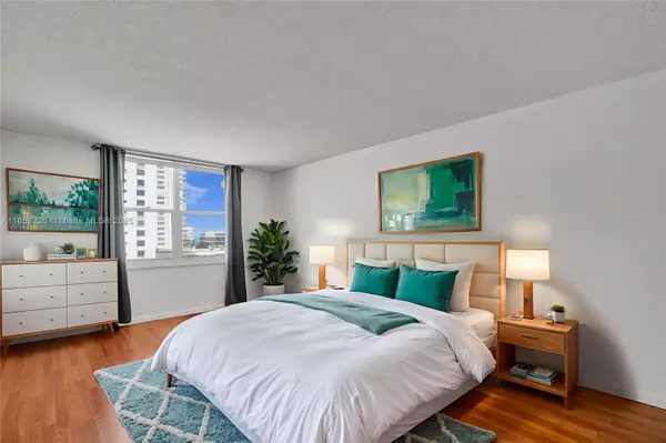 Hollywood, FL 33019,2501 S Ocean Dr #636
