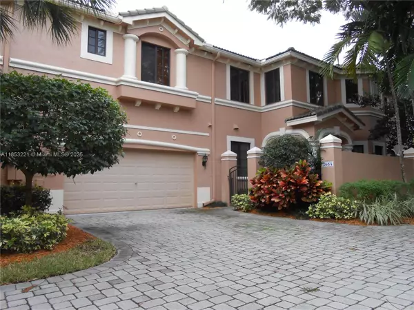 2684 Center Ct Dr #2-33, Weston, FL 33332