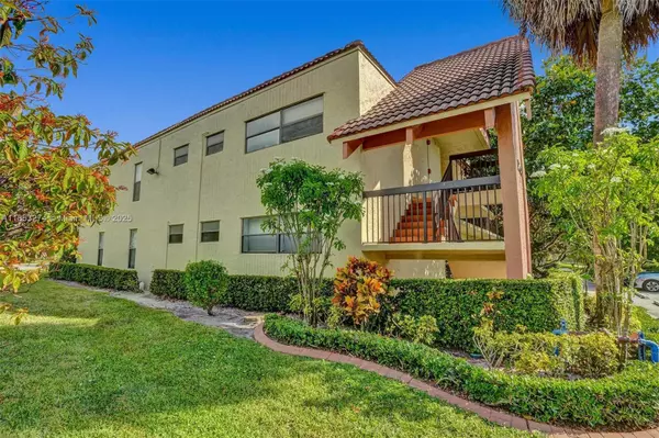 1786 Hammock Blvd #218, Coconut Creek, FL 33063
