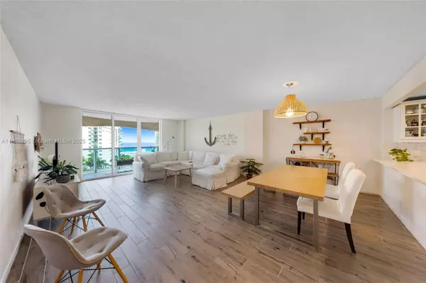 Hollywood, FL 33019,3800 S Ocean Dr #817