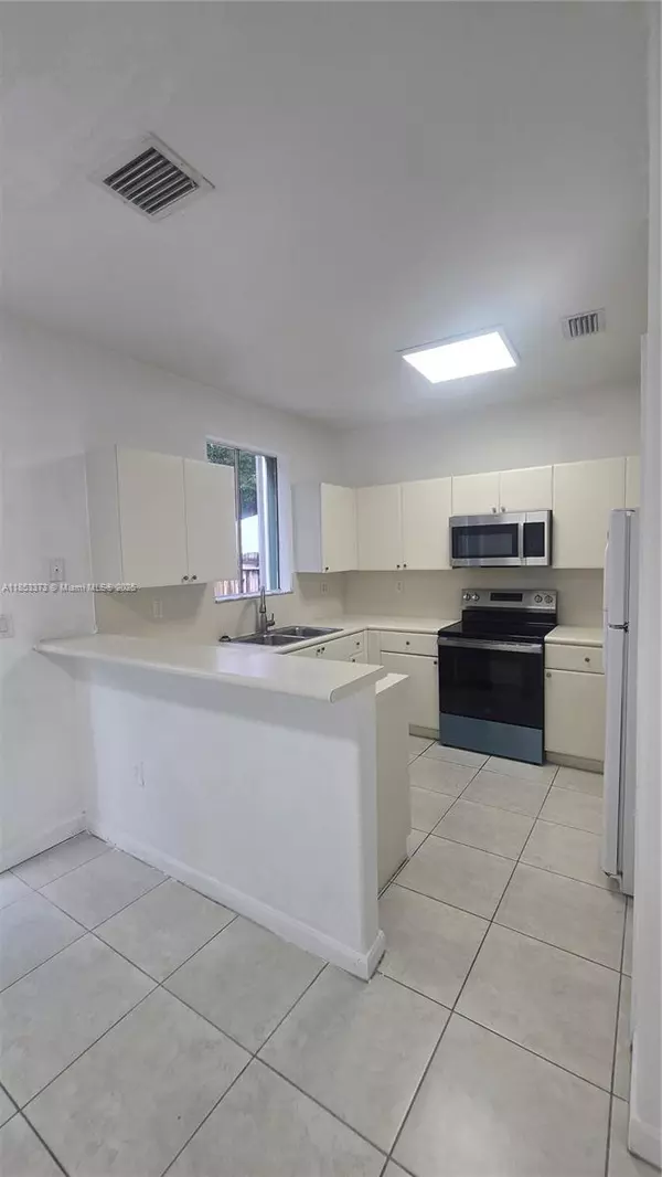 Homestead, FL 33035,1523 SE 24th Ct #236