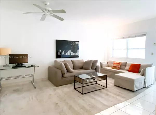 1755 Washington #2C, Miami Beach, FL 33139
