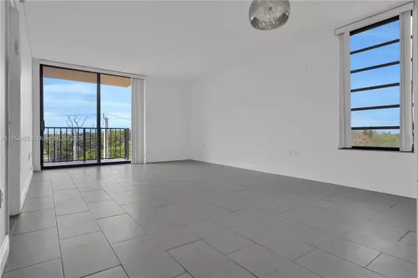 North Miami Beach, FL 33162,16751 NE 9th Ave #512