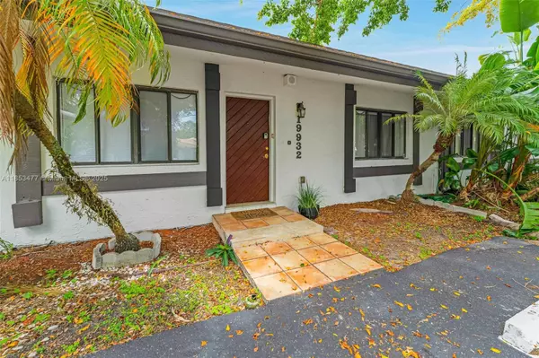 Miami, FL 33179,19932 NE 5th Ct #2H