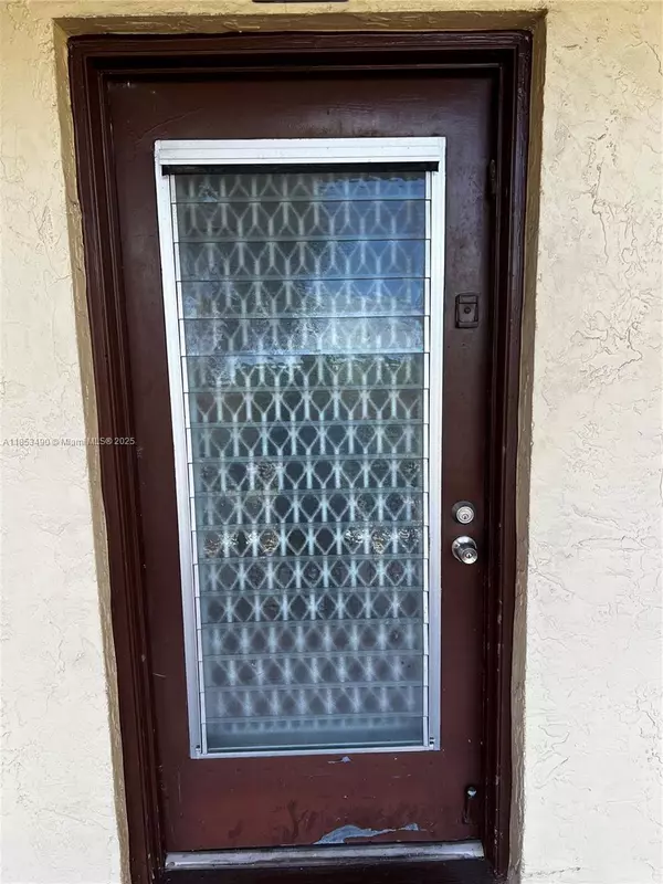 3141 nw 47th ter #322, Lauderdale Lakes, FL 33319
