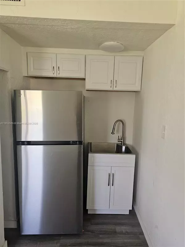 Miami, FL 33150,225 NW 84th Ter #225