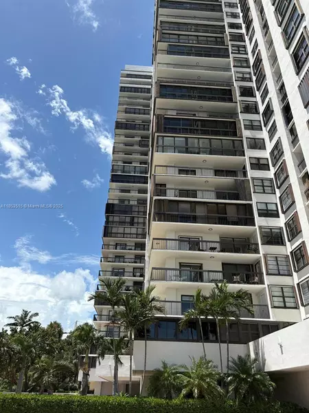 2333 Brickell Ave #2607, Miami, FL 33129
