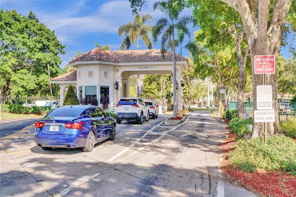 Pembroke Pines, FL 33026,1100 Saint Charles Pl #504