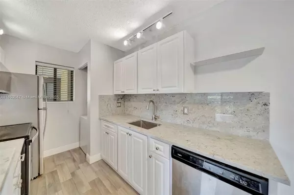Deerfield Beach, FL 33441,567 Trace Cir #109
