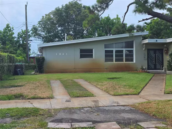 Miami Gardens, FL 33056,1941 NW 184th St