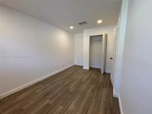Hollywood, FL 33020,2308 Jackson St #4