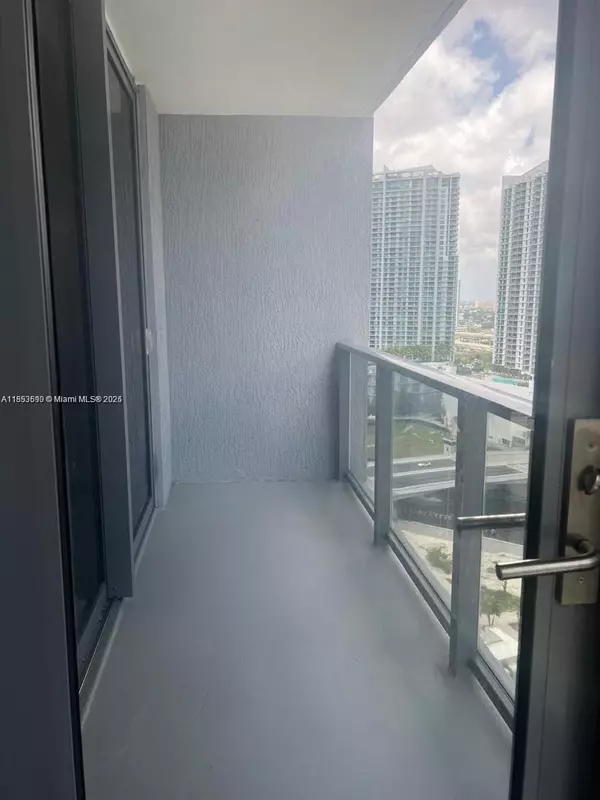 Miami, FL 33131,31 SE 6th St #2506