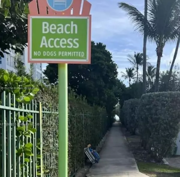 Lauderdale By The Sea, FL 33062,1501 S Ocean Blvd #211