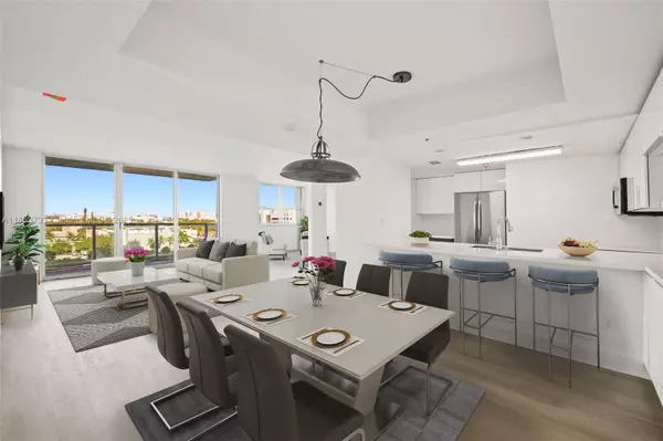 Miami Beach, FL 33139,650 West Ave #808