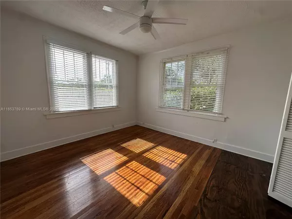 Fort Lauderdale, FL 33315,411 SW 19th St #1