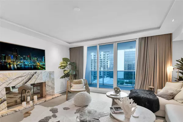 Miami Beach, FL 33139,2301 Collins Ave #1201