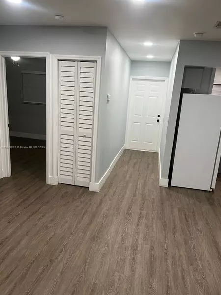 4050 NW 135th St #17-9, Opa Locka, FL 33054