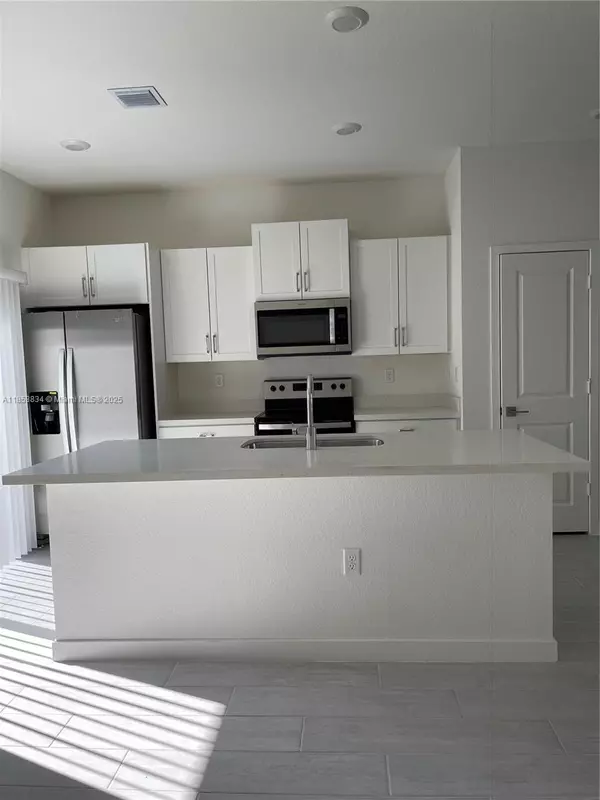 Homestead, FL 33034,748 SE 17th St #0