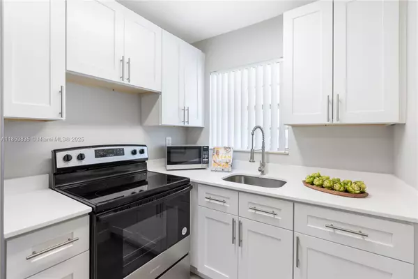 Fort Lauderdale, FL 33312,1041 SW 15th Ave #4B