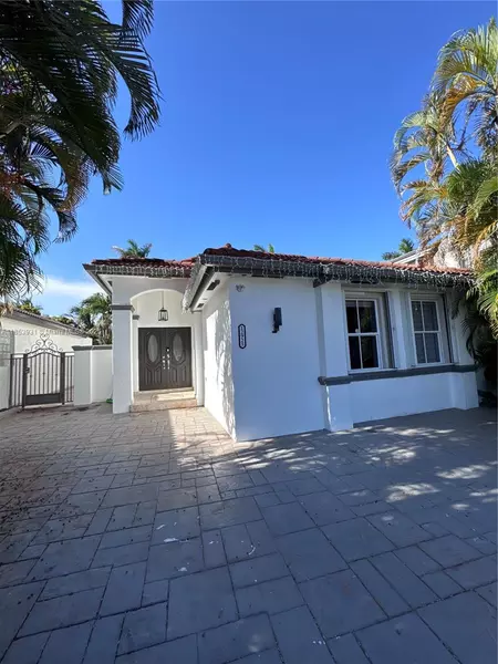 12925 NW 8th Ln, Miami, FL 33182