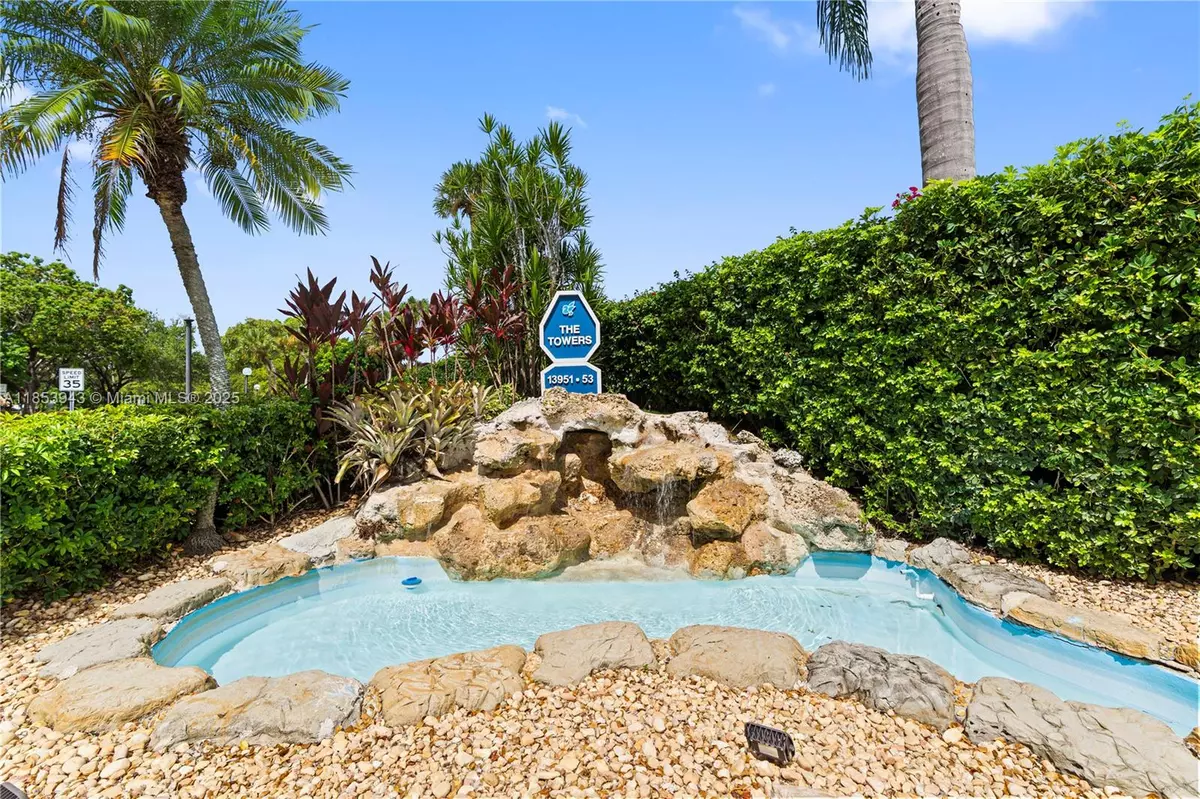 Miami, FL 33183,13953 KENDALE LAKES CR #305B