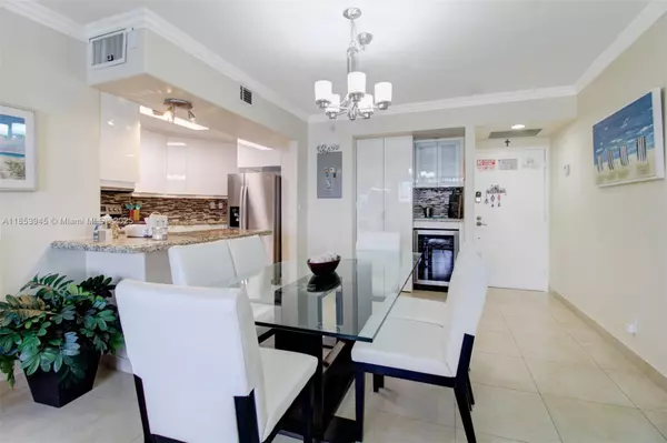 Hollywood, FL 33019,3725 S Ocean Dr #1416