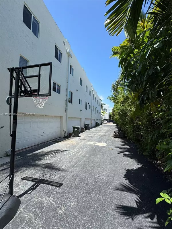 Bay Harbor Islands, FL 33154,Address not disclosed