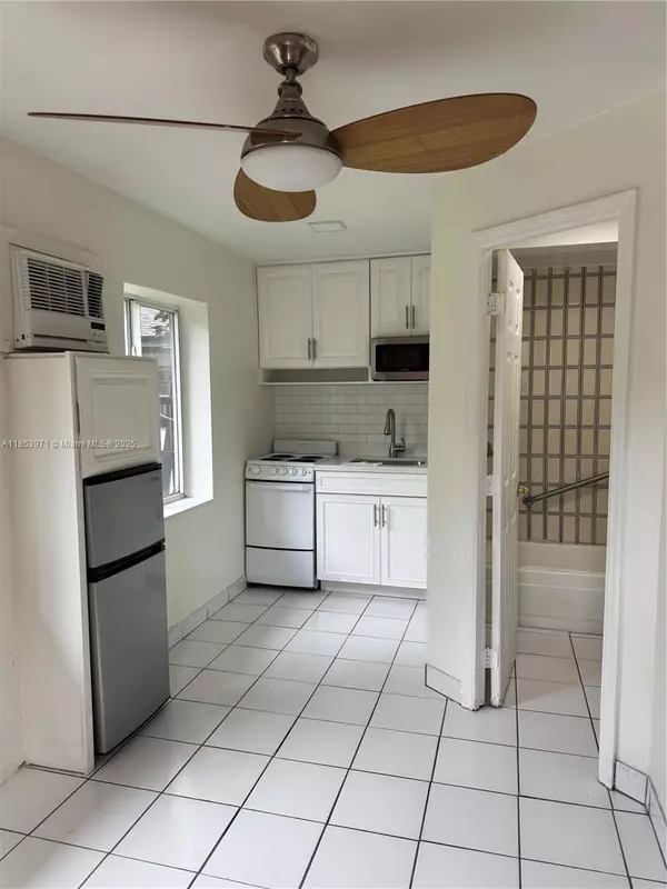 Hollywood, FL 33020,Address not disclosed