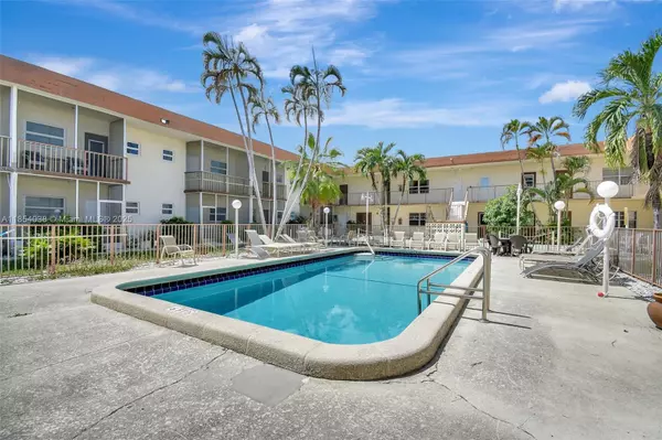 415 NE 2nd St #201, Hallandale Beach, FL 33009