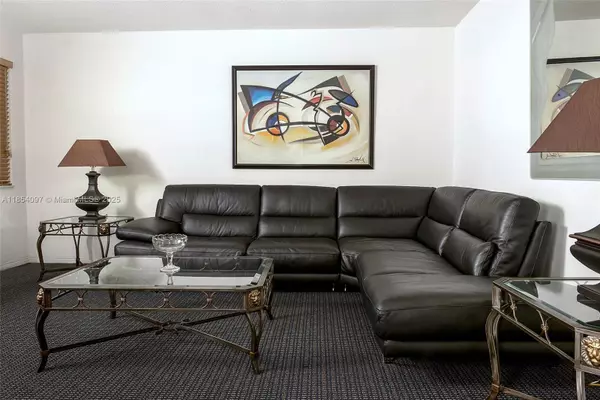 Hollywood, FL 33020,1748 Rodman St #117
