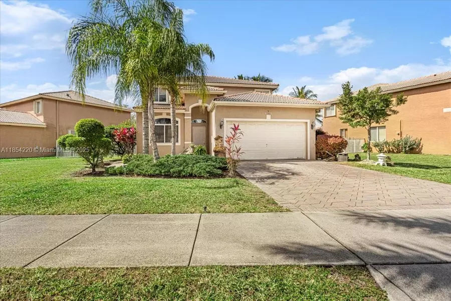 3745 Woodfield Ct, Coconut Creek, FL 33073