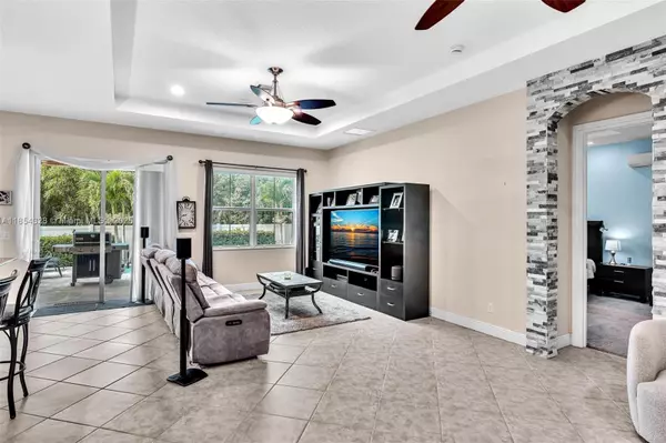 Davie, FL 33325,13220 SW 13th St