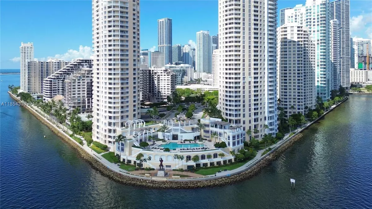 Miami, FL 33131,848 Brickell Key Dr #306