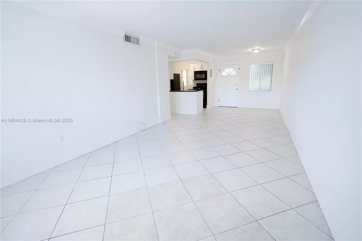 Miami Beach, FL 33139,1575 Euclid Ave #302