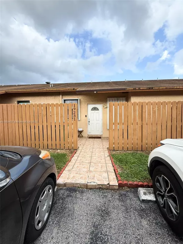 Hialeah, FL 33015,19231 NW 67th Pl