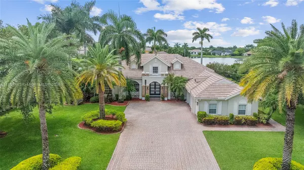 12590 N Winners Cir, Davie, FL 33330