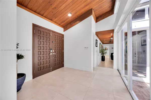 5941 SW 88th St, South Miami, FL 33156