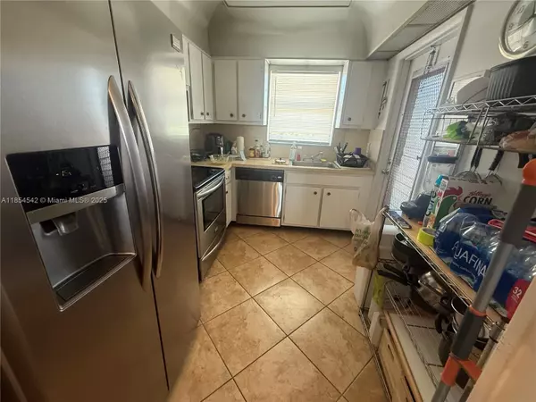 Hollywood, FL 33021,4320 Washington St #417