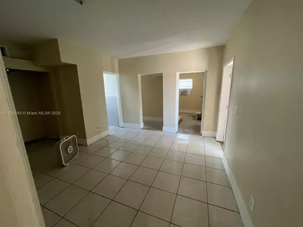 Lake Worth, FL 33462,1221 Miner Rd #1
