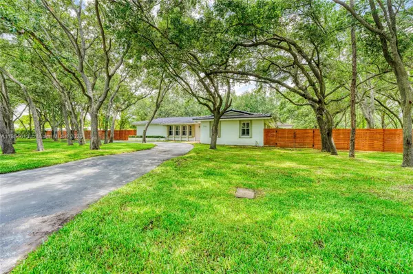 7715 SW 122nd St, Pinecrest, FL 33156