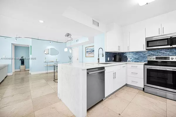 1155 Brickell Bay Dr #2004, Miami, FL 33131