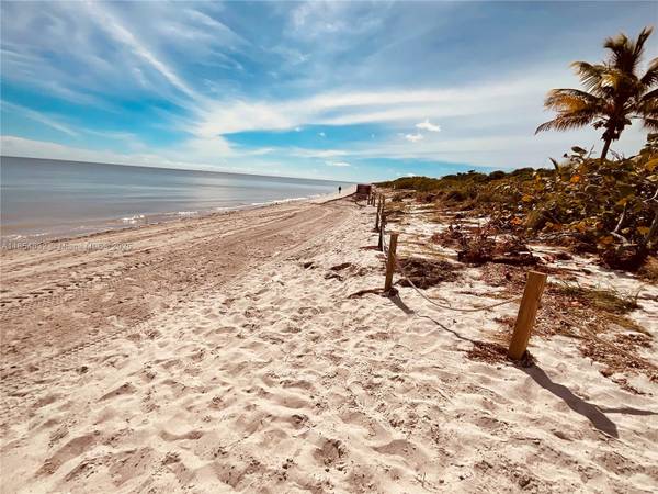 1121 Crandon Blvd #E206, Key Biscayne, FL 33149
