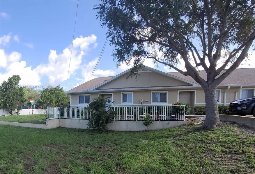 1209 N Diplomat PKWY #1, Cape Coral, FL 33909