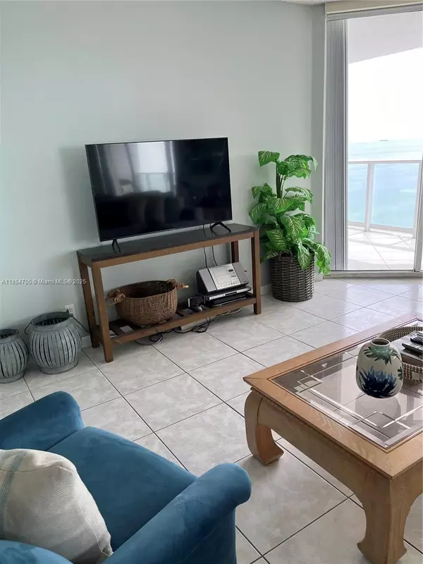Sunny Isles Beach, FL 33160,16485 Collins Ave #2538