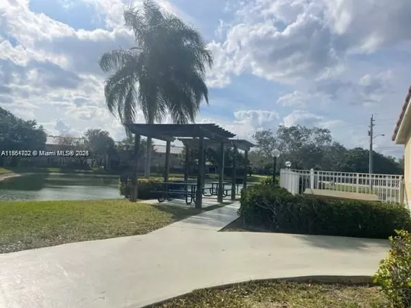 Sunrise, FL 33325,565 Vista Isles Dr #2011