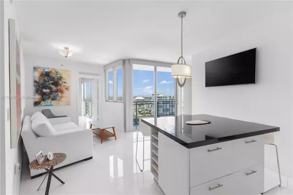 92 SW 3rd St #4206, Miami, FL 33130