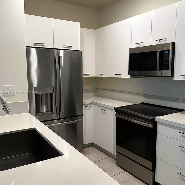Doral, FL 33166,4702 NW 83rd Path